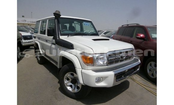 Buy Import Toyota Land Cruiser White Car in Import - Dubai in Ahal Buy Import Toyota Land Cruiser White Car in Import - Dubai in Ahal