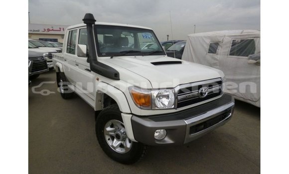 Buy Import Toyota Land Cruiser White Car in Import - Dubai in Ahal Buy Import Toyota Land Cruiser White Car in Import - Dubai in Ahal