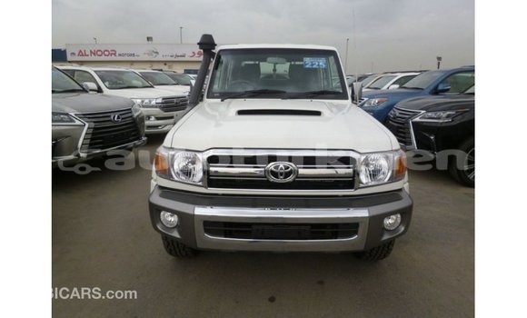 Buy Import Toyota Land Cruiser White Car in Import - Dubai in Ahal Buy Import Toyota Land Cruiser White Car in Import - Dubai in Ahal