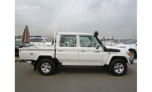 Buy Import Toyota Land Cruiser White Car in Import - Dubai in Ahal Buy Import Toyota Land Cruiser White Car in Import - Dubai in Ahal