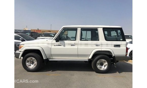 Buy Import Toyota Land Cruiser White Car in Import - Dubai in Ahal Buy Import Toyota Land Cruiser White Car in Import - Dubai in Ahal