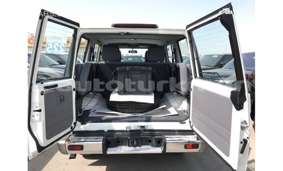 Buy Import Toyota Land Cruiser White Car in Import - Dubai in Ahal Buy Import Toyota Land Cruiser White Car in Import - Dubai in Ahal