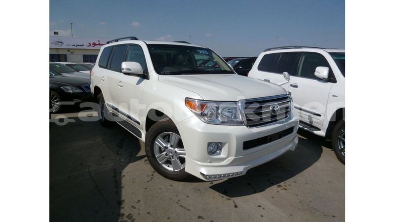 Big with watermark toyota land cruiser ahal import dubai 2645