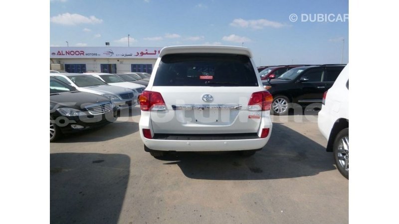 Big with watermark toyota land cruiser ahal import dubai 2645