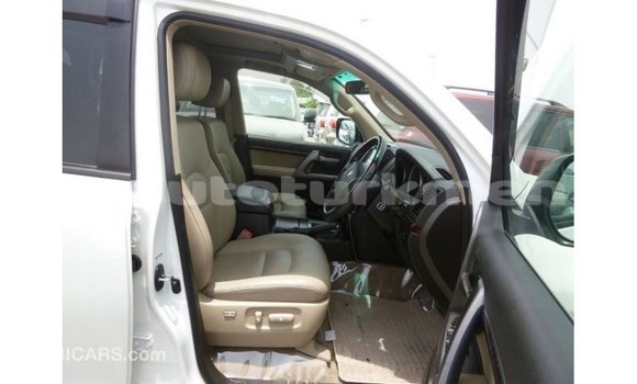 Buy Import Toyota Land Cruiser White Car in Import - Dubai in Ahal Buy Import Toyota Land Cruiser White Car in Import - Dubai in Ahal