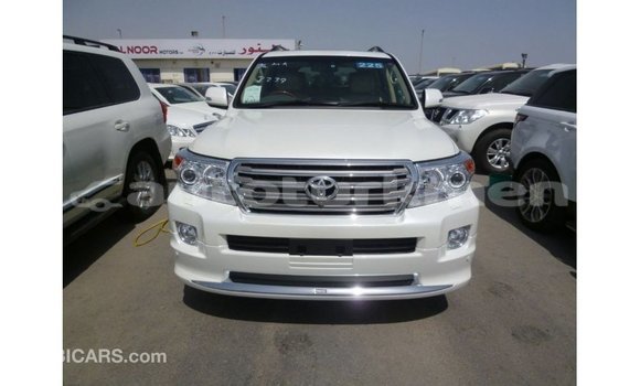 Buy Import Toyota Land Cruiser White Car in Import - Dubai in Ahal Buy Import Toyota Land Cruiser White Car in Import - Dubai in Ahal