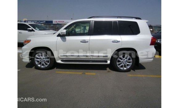 Buy Import Toyota Land Cruiser White Car in Import - Dubai in Ahal Buy Import Toyota Land Cruiser White Car in Import - Dubai in Ahal