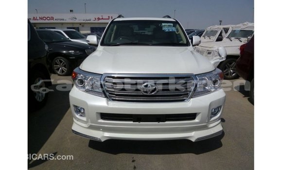 Buy Import Toyota Land Cruiser White Car in Import - Dubai in Ahal Buy Import Toyota Land Cruiser White Car in Import - Dubai in Ahal