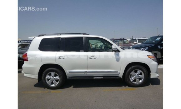 Buy Import Toyota Land Cruiser White Car in Import - Dubai in Ahal Buy Import Toyota Land Cruiser White Car in Import - Dubai in Ahal