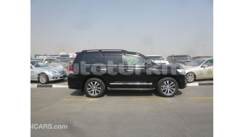 Big with watermark toyota land cruiser ahal import dubai 2658