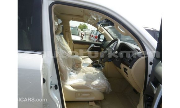 Buy Import Toyota Land Cruiser White Car in Import - Dubai in Ahal Buy Import Toyota Land Cruiser White Car in Import - Dubai in Ahal