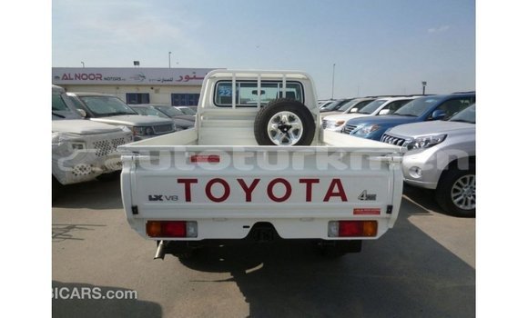 Buy Import Toyota Land Cruiser White Car in Import - Dubai in Ahal Buy Import Toyota Land Cruiser White Car in Import - Dubai in Ahal