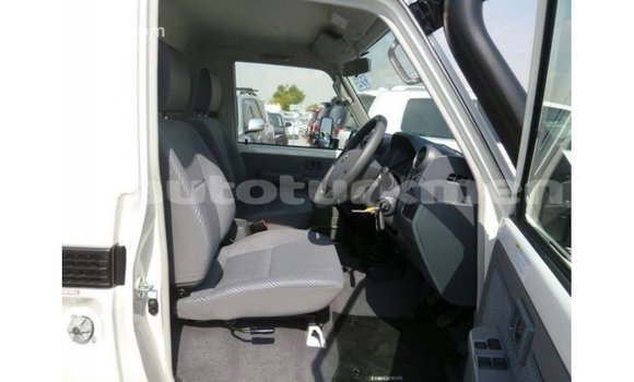Buy Import Toyota Land Cruiser White Car in Import - Dubai in Ahal Buy Import Toyota Land Cruiser White Car in Import - Dubai in Ahal