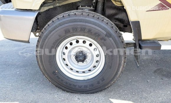 Buy Import Toyota Land Cruiser Beige Car in Import - Dubai in Ahal Buy Import Toyota Land Cruiser Beige Car in Import - Dubai in Ahal