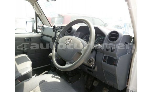 Buy Import Toyota Land Cruiser White Car in Import - Dubai in Ahal Buy Import Toyota Land Cruiser White Car in Import - Dubai in Ahal