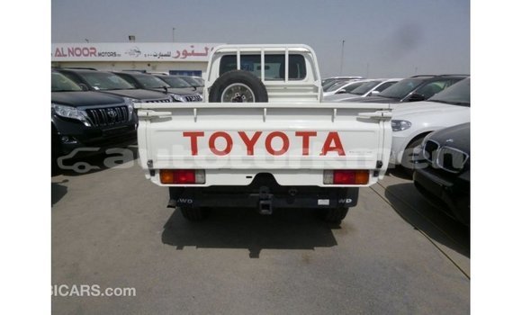 Buy Import Toyota Land Cruiser White Car in Import - Dubai in Ahal Buy Import Toyota Land Cruiser White Car in Import - Dubai in Ahal