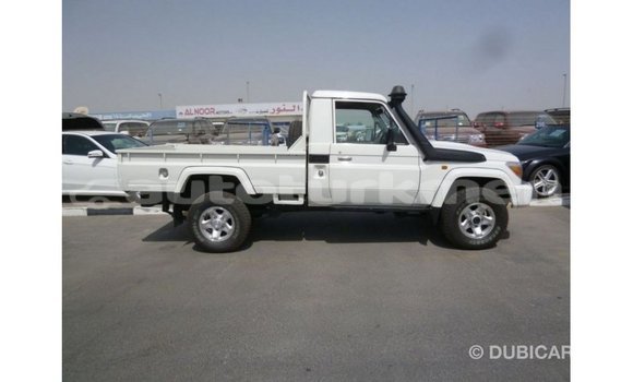 Buy Import Toyota Land Cruiser White Car in Import - Dubai in Ahal Buy Import Toyota Land Cruiser White Car in Import - Dubai in Ahal