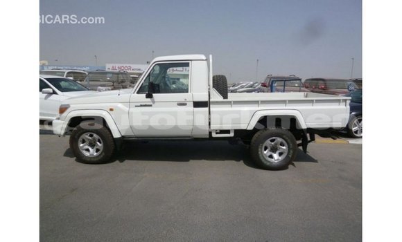 Buy Import Toyota Land Cruiser White Car in Import - Dubai in Ahal Buy Import Toyota Land Cruiser White Car in Import - Dubai in Ahal