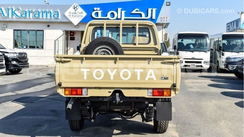 Big with watermark toyota land cruiser ahal import dubai 2691