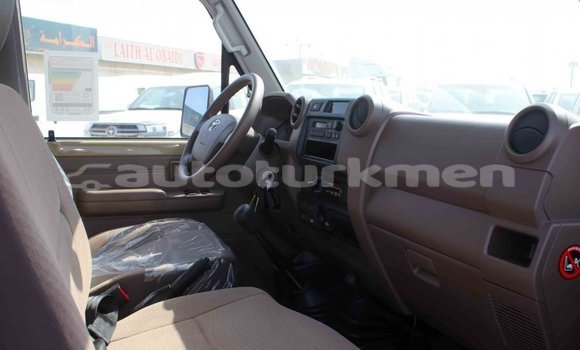 Buy Import Toyota Land Cruiser Beige Car in Import - Dubai in Ahal Buy Import Toyota Land Cruiser Beige Car in Import - Dubai in Ahal