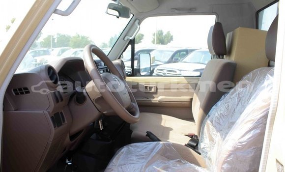 Buy Import Toyota Land Cruiser Beige Car in Import - Dubai in Ahal Buy Import Toyota Land Cruiser Beige Car in Import - Dubai in Ahal