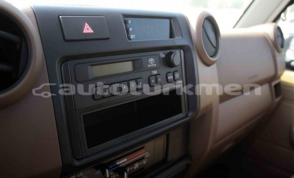 Buy Import Toyota Land Cruiser Beige Car in Import - Dubai in Ahal Buy Import Toyota Land Cruiser Beige Car in Import - Dubai in Ahal