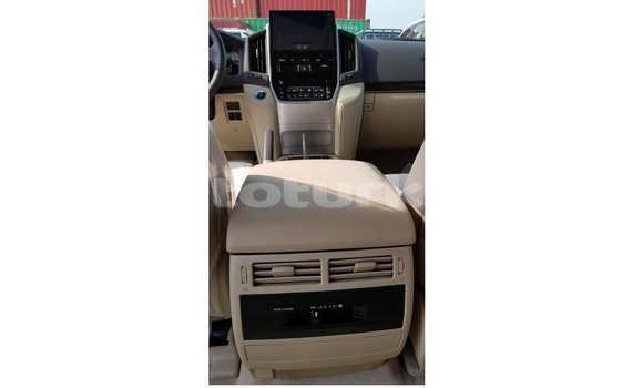 Buy Import Toyota Land Cruiser White Car in Import - Dubai in Ahal Buy Import Toyota Land Cruiser White Car in Import - Dubai in Ahal