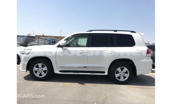 Buy Import Toyota Land Cruiser White Car in Import - Dubai in Ahal Buy Import Toyota Land Cruiser White Car in Import - Dubai in Ahal
