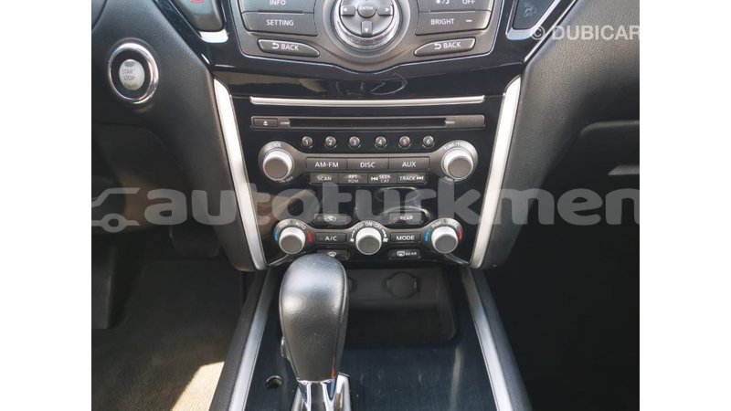Big with watermark nissan pathfinder ahal import dubai 2751