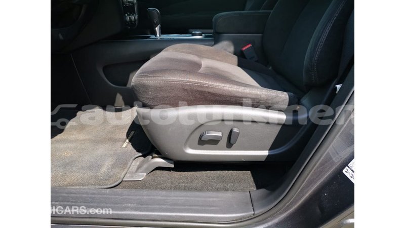 Big with watermark nissan pathfinder ahal import dubai 2751