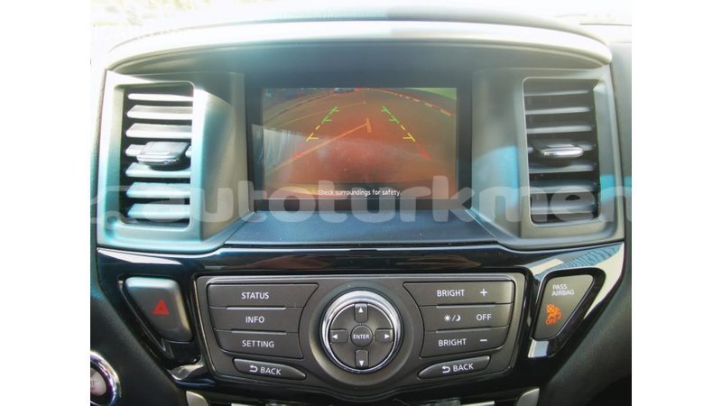 Big with watermark nissan pathfinder ahal import dubai 2751