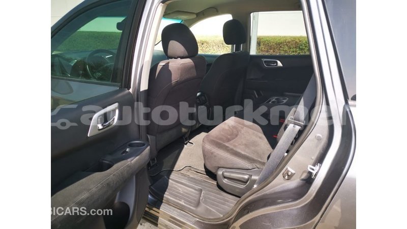 Big with watermark nissan pathfinder ahal import dubai 2751