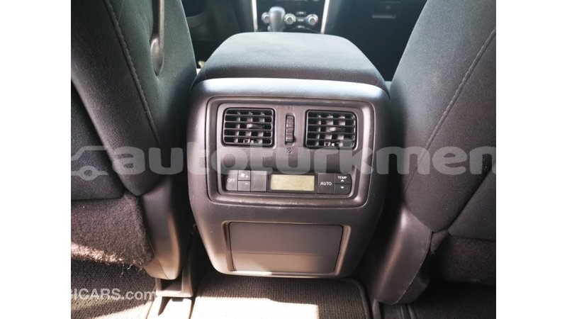 Big with watermark nissan pathfinder ahal import dubai 2751