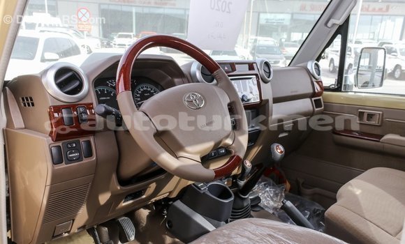 Buy Import Toyota Land Cruiser Beige Car in Import - Dubai in Ahal Buy Import Toyota Land Cruiser Beige Car in Import - Dubai in Ahal