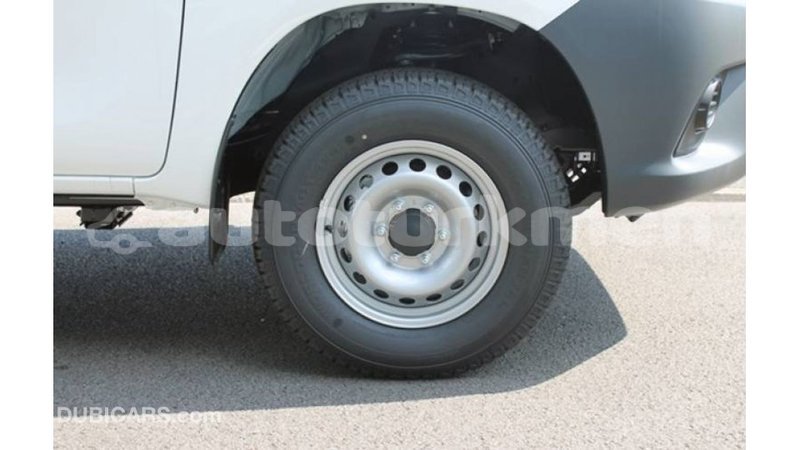 Big with watermark toyota hilux ahal import dubai 2793