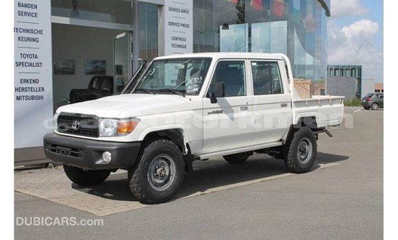 Buy Import Toyota Land Cruiser White Car in Import - Dubai in Ahal Buy Import Toyota Land Cruiser White Car in Import - Dubai in Ahal