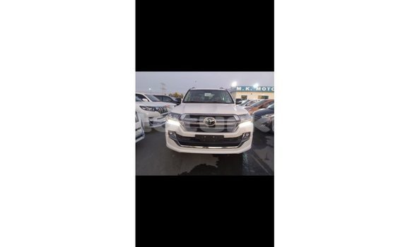 Buy Import Toyota Land Cruiser White Car in Import - Dubai in Ahal Buy Import Toyota Land Cruiser White Car in Import - Dubai in Ahal