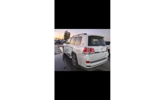 Buy Import Toyota Land Cruiser White Car in Import - Dubai in Ahal Buy Import Toyota Land Cruiser White Car in Import - Dubai in Ahal