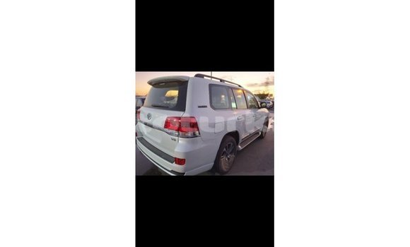 Buy Import Toyota Land Cruiser White Car in Import - Dubai in Ahal Buy Import Toyota Land Cruiser White Car in Import - Dubai in Ahal