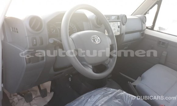 Buy Import Toyota Land Cruiser White Car in Import - Dubai in Ahal Buy Import Toyota Land Cruiser White Car in Import - Dubai in Ahal