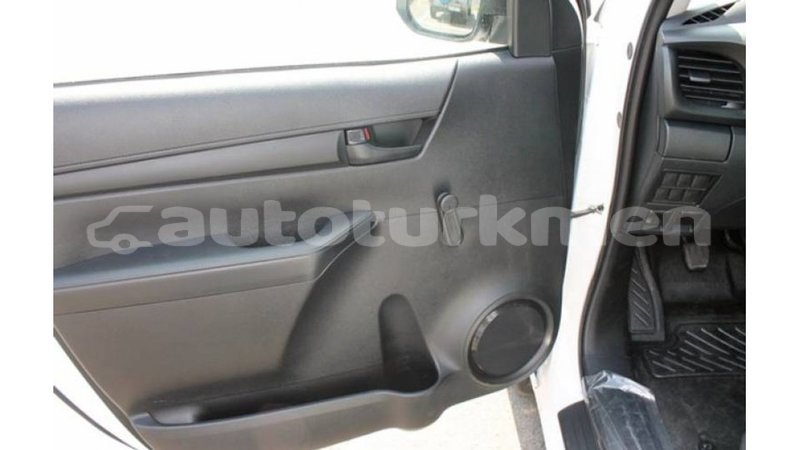 Big with watermark toyota hilux ahal import dubai 2858