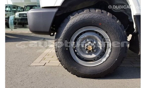 Buy Import Toyota Land Cruiser White Car in Import - Dubai in Ahal Buy Import Toyota Land Cruiser White Car in Import - Dubai in Ahal