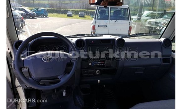 Buy Import Toyota Land Cruiser White Car in Import - Dubai in Ahal Buy Import Toyota Land Cruiser White Car in Import - Dubai in Ahal