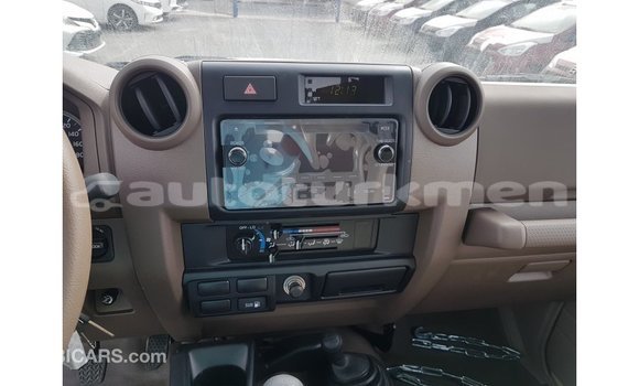 Buy Import Toyota Land Cruiser Beige Car in Import - Dubai in Ahal Buy Import Toyota Land Cruiser Beige Car in Import - Dubai in Ahal