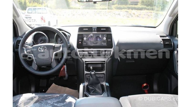 Big with watermark toyota hilux ahal import dubai 2876