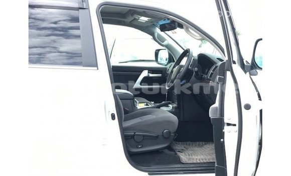 Buy Import Toyota Land Cruiser White Car in Import - Dubai in Ahal Buy Import Toyota Land Cruiser White Car in Import - Dubai in Ahal