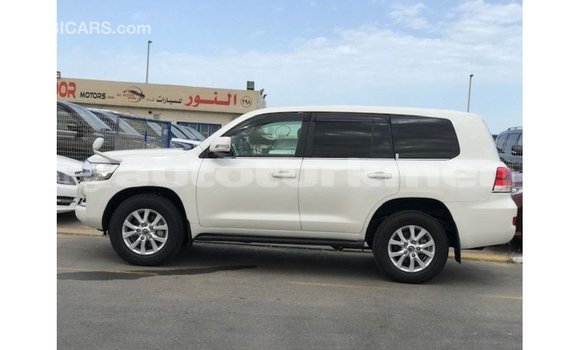 Buy Import Toyota Land Cruiser White Car in Import - Dubai in Ahal Buy Import Toyota Land Cruiser White Car in Import - Dubai in Ahal