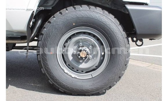 Buy Import Toyota Land Cruiser White Car in Import - Dubai in Ahal Buy Import Toyota Land Cruiser White Car in Import - Dubai in Ahal