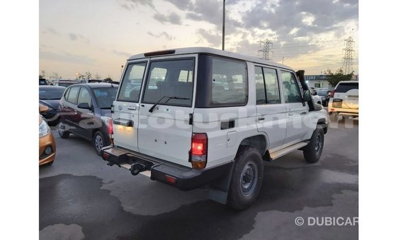 Buy Import Toyota Land Cruiser White Car in Import - Dubai in Ahal Buy Import Toyota Land Cruiser White Car in Import - Dubai in Ahal