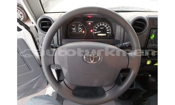 Buy Import Toyota Land Cruiser White Car in Import - Dubai in Ahal Buy Import Toyota Land Cruiser White Car in Import - Dubai in Ahal
